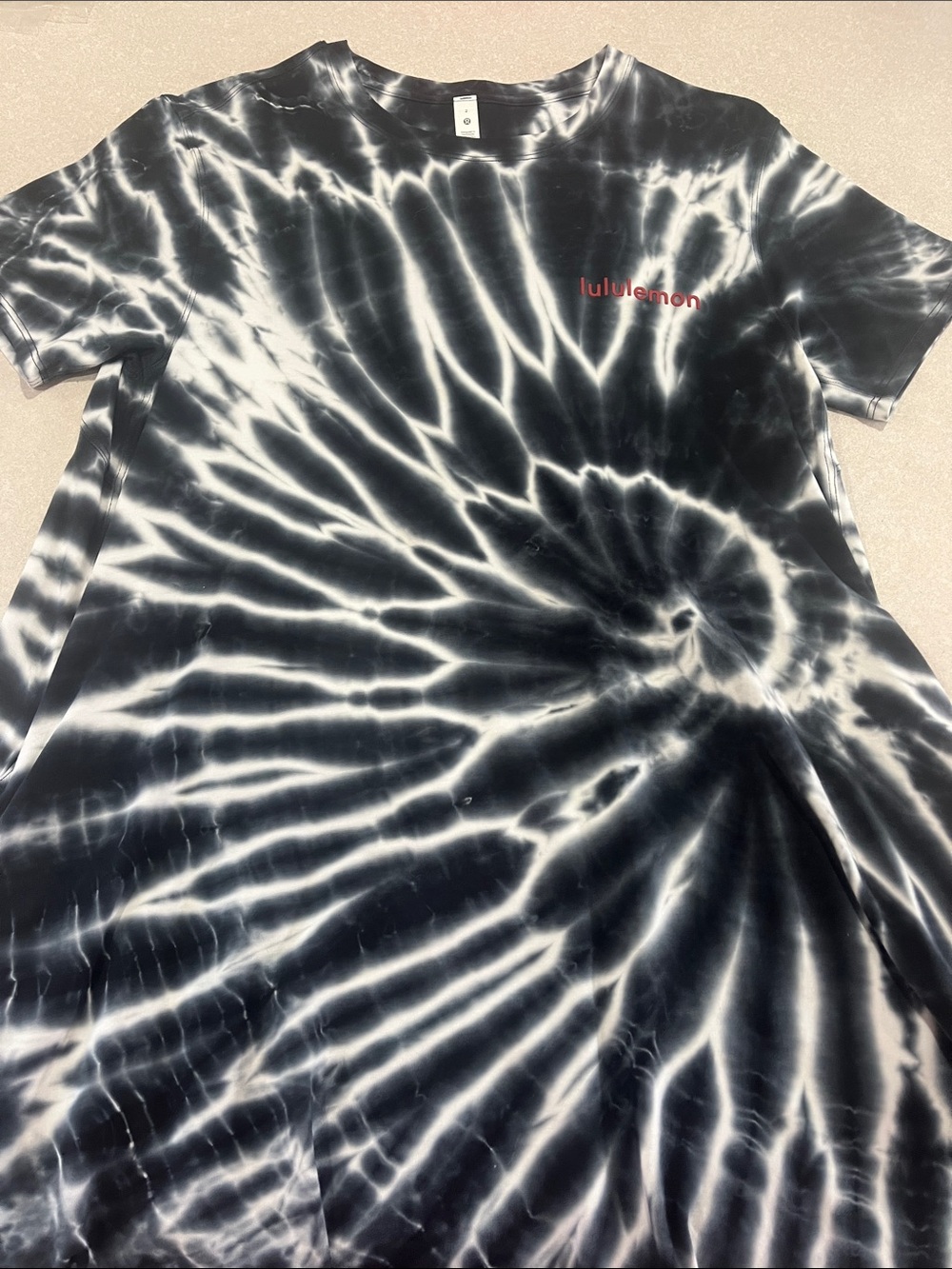 lululemon athletica Black & White Spiral Tie-Dye Short Sleeve dress with pockets